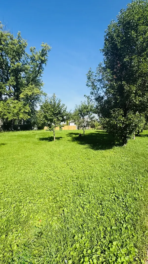 290 Woodbridge RD, Des Plaines, IL 60016
