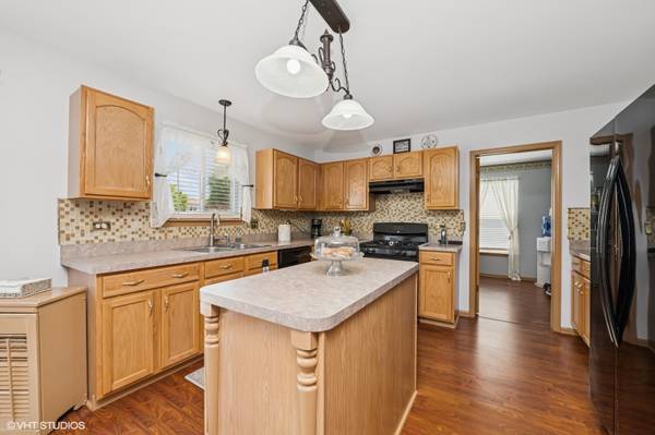 2930 Plumrose LN, Mchenry, IL 60050