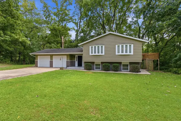 407 Oak BLVD, Port Byron, IL 61275