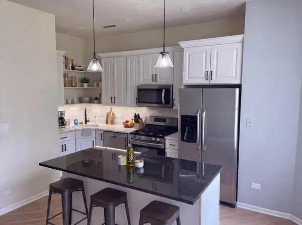 818 N Dearborn ST #3F, Chicago, IL 60610