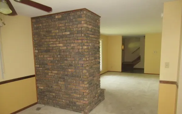 81 Lillian LN, Yorkville, IL 60560