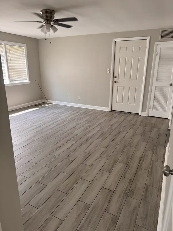 18446 Torrence AVE #1E, Lansing, IL 60438