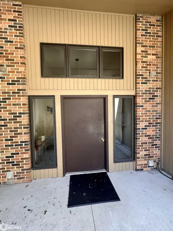220 S Cardinal DR #3, Clarinda, IA 51632