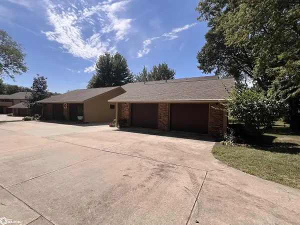220 S Cardinal DR #3, Clarinda, IA 51632