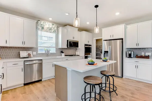 528 Goldenrod TRL, Waconia, MN 55387