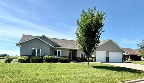 906 Sunrise BLVD, Redwood Falls, MN 56283