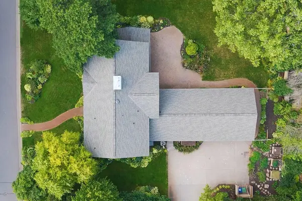 14 Mid Oaks RD, Roseville, MN 55113