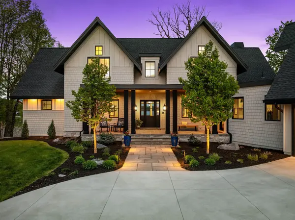 3752 Woodland Cove Pkwy, Minnetrista, MN 55331