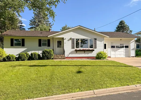 307 Hilltop DR, Goodhue, MN 55027