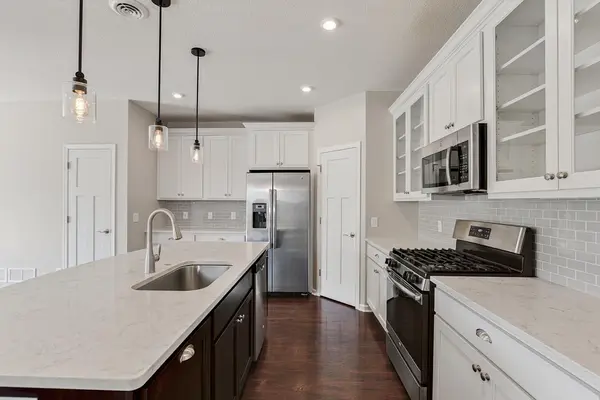1075 Anthony WAY, Victoria, MN 55386