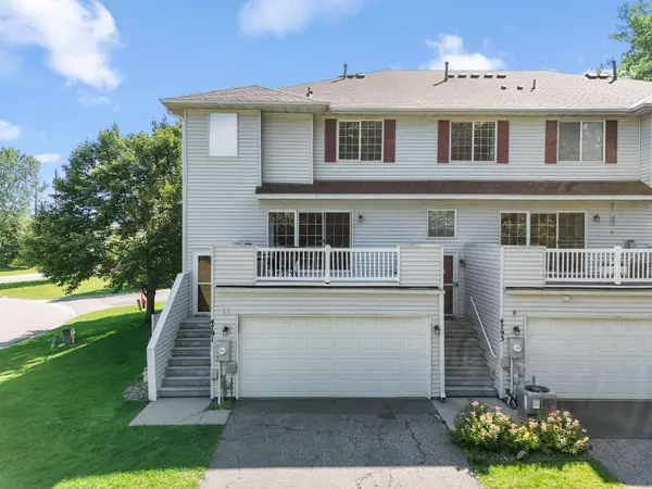 4791 Grenwich RD N, Oakdale, MN 55128