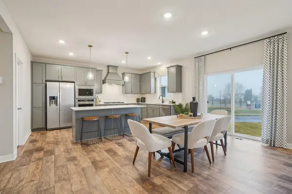 928 Foxglove TER, Waconia, MN 55387