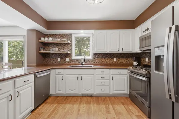 9643 Polaris LN N, Maple Grove, MN 55369