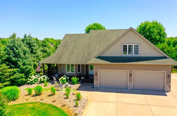 25157 Firefly AVE, Wyoming, MN 55092