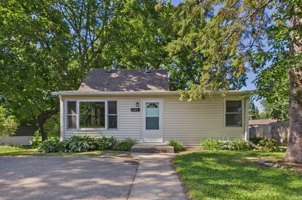 224 W 78th ST, Chanhassen, MN 55317