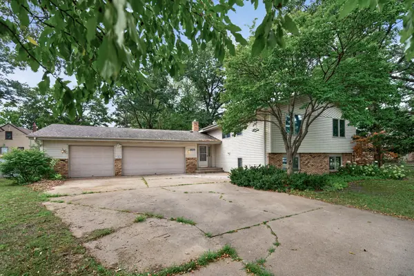 820 86th LN NW, Coon Rapids, MN 55433