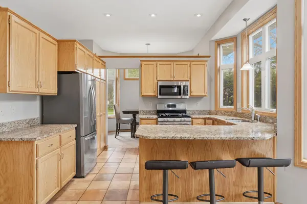 8901 Dunbar Knoll N, Brooklyn Park, MN 55443