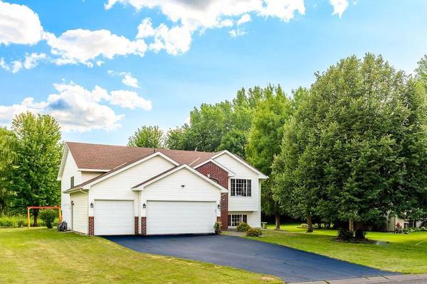 22363 Jed DR, Rogers, MN 55374