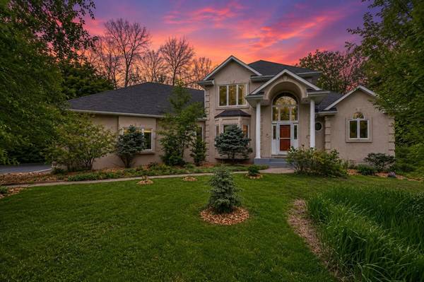 26335 Peach CIR, Excelsior, MN 55331