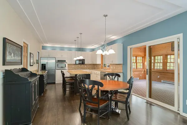 26335 Peach CIR, Excelsior, MN 55331