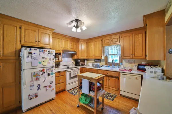 708 8th AVE SW, Little Falls, MN 56345