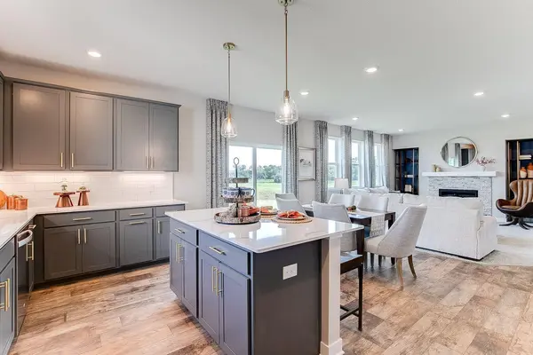 916 Foxglove TER, Waconia, MN 55387