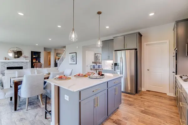 916 Foxglove TER, Waconia, MN 55387