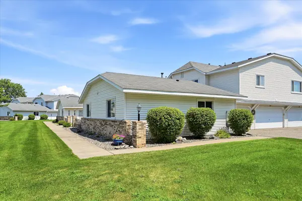 11102 Drake ST NW, Coon Rapids, MN 55433