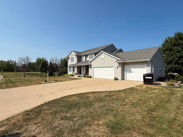 765 Sterling AVE, Worthington, MN 56187