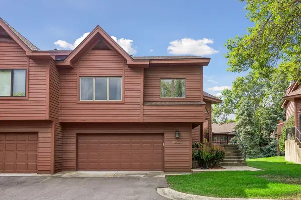 12526 Parkwood DR, Burnsville, MN 55337