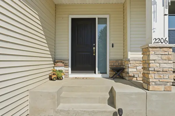 2206 Longhorn LN, Buffalo, MN 55313