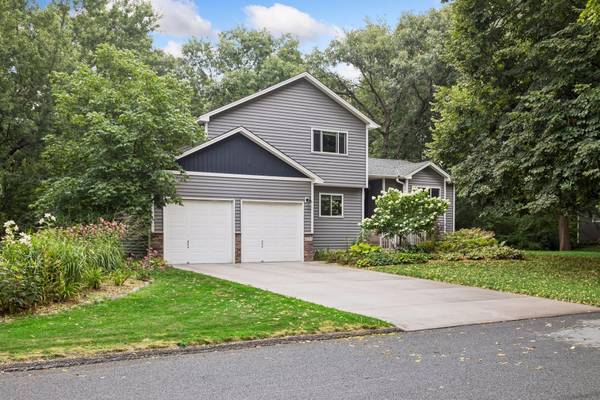 6152 Laurene AVE, Lino Lakes, MN 55014