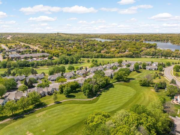 16270 Crystal Hills DR, Lakeville, MN 55044