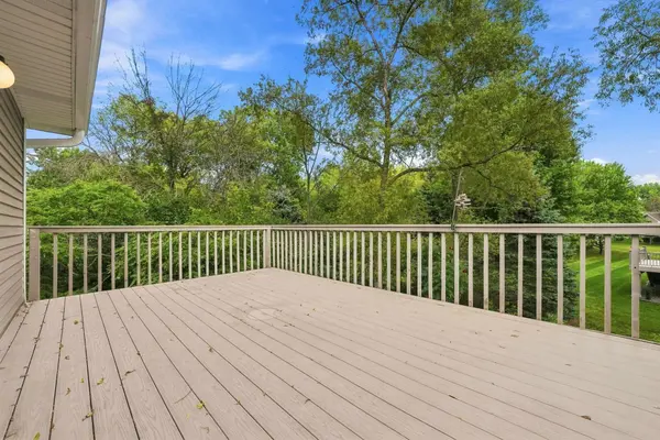 4166 Thornhill LN, Vadnais Heights, MN 55127