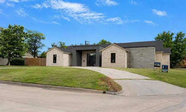 1601 Randel RD, Nichols Hills, OK 73116