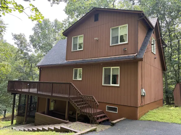 100 Kiel LN, Dingmans Ferry, PA 18328