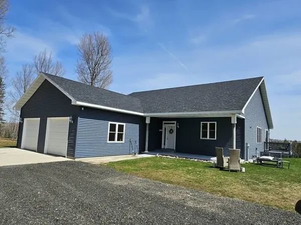 7968 W HERZOG RD, Iron Mountain, MI 49801