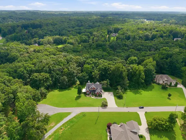 1014 Alameda Dr, Portland, TN 37148