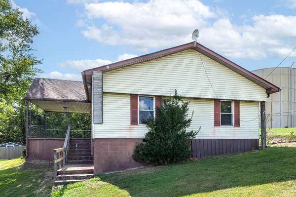 109 Fairview Ave, Cornersville, TN 37047