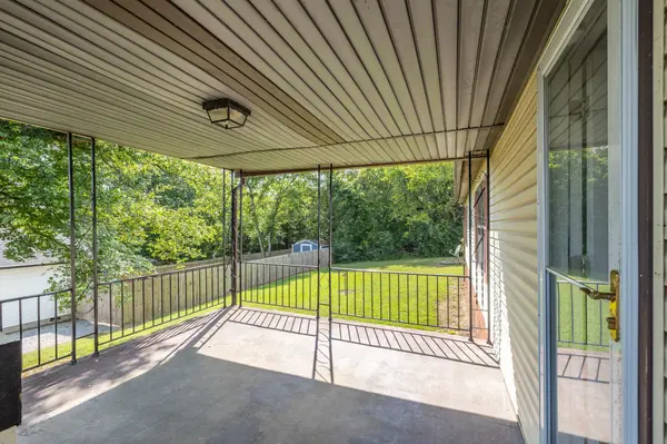 109 Fairview Ave, Cornersville, TN 37047