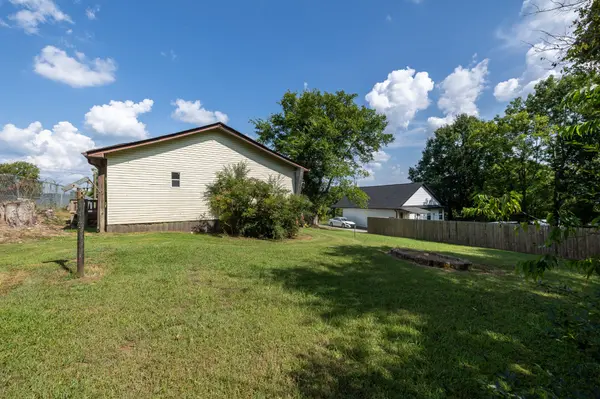 109 Fairview Ave, Cornersville, TN 37047
