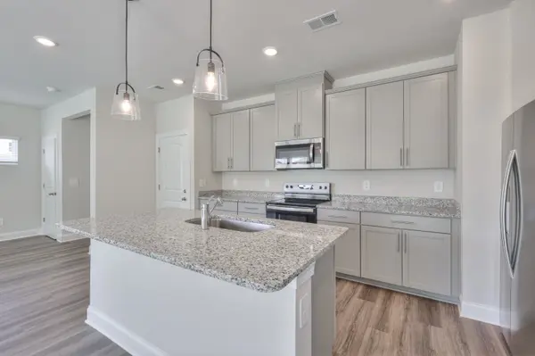 1786 Flora Grv, Hermitage, TN 37076