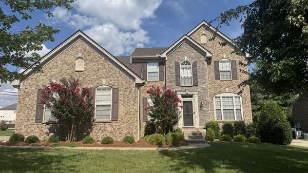 1023 Avery Trace Cir,  Hendersonville,  TN 37075