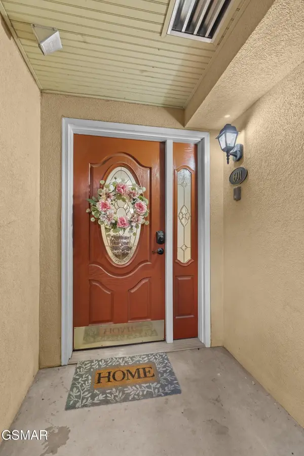 601 River Place Way #B101, Sevierville, TN 37862