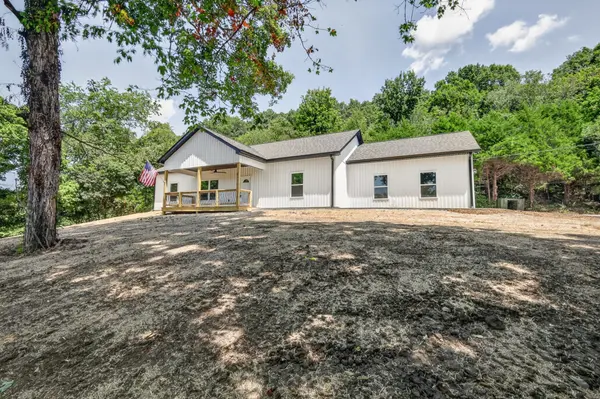 5071 Campbellsville Pike, Culleoka, TN 38451