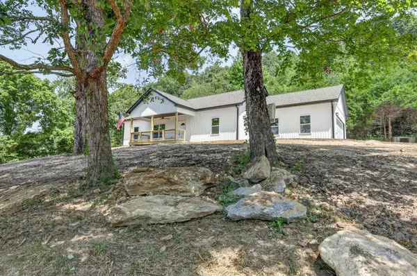 5071 Campbellsville Pike, Culleoka, TN 38451