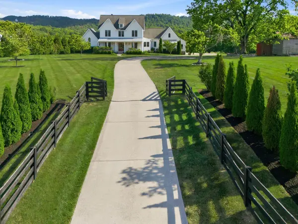 9643 Clovercroft Rd, Nolensville, TN 37135