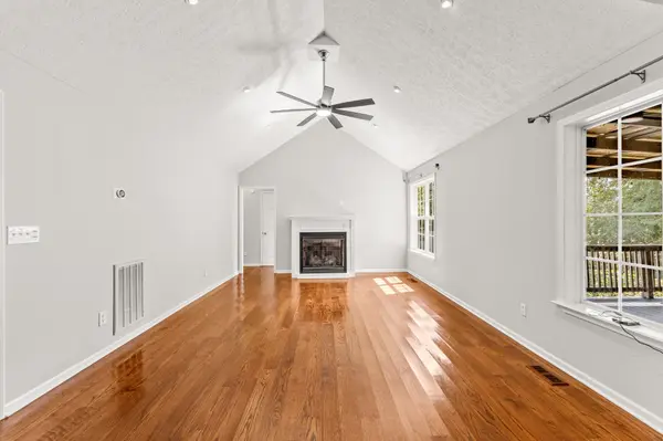 1198 W Grab Creek Rd, Dickson, TN 37055