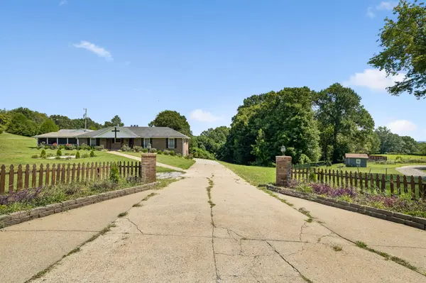 1001 Dotsonville Rd, Clarksville, TN 37042