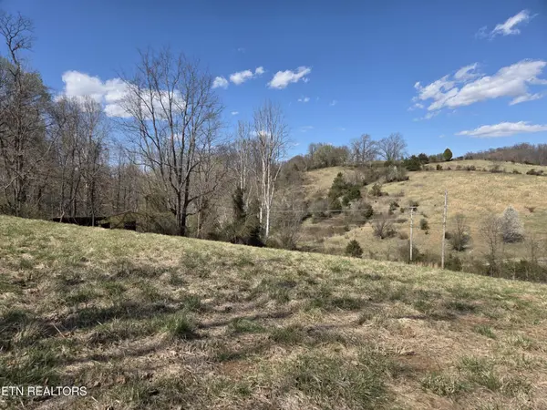 985 Rangewood Rd, Piney Flats, TN 37686